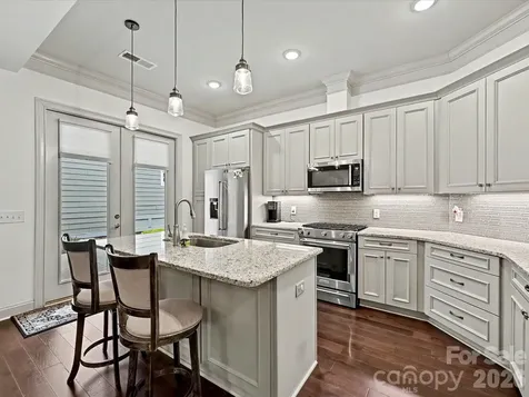 2006 Laney Pond Road Matthews NC 28104
