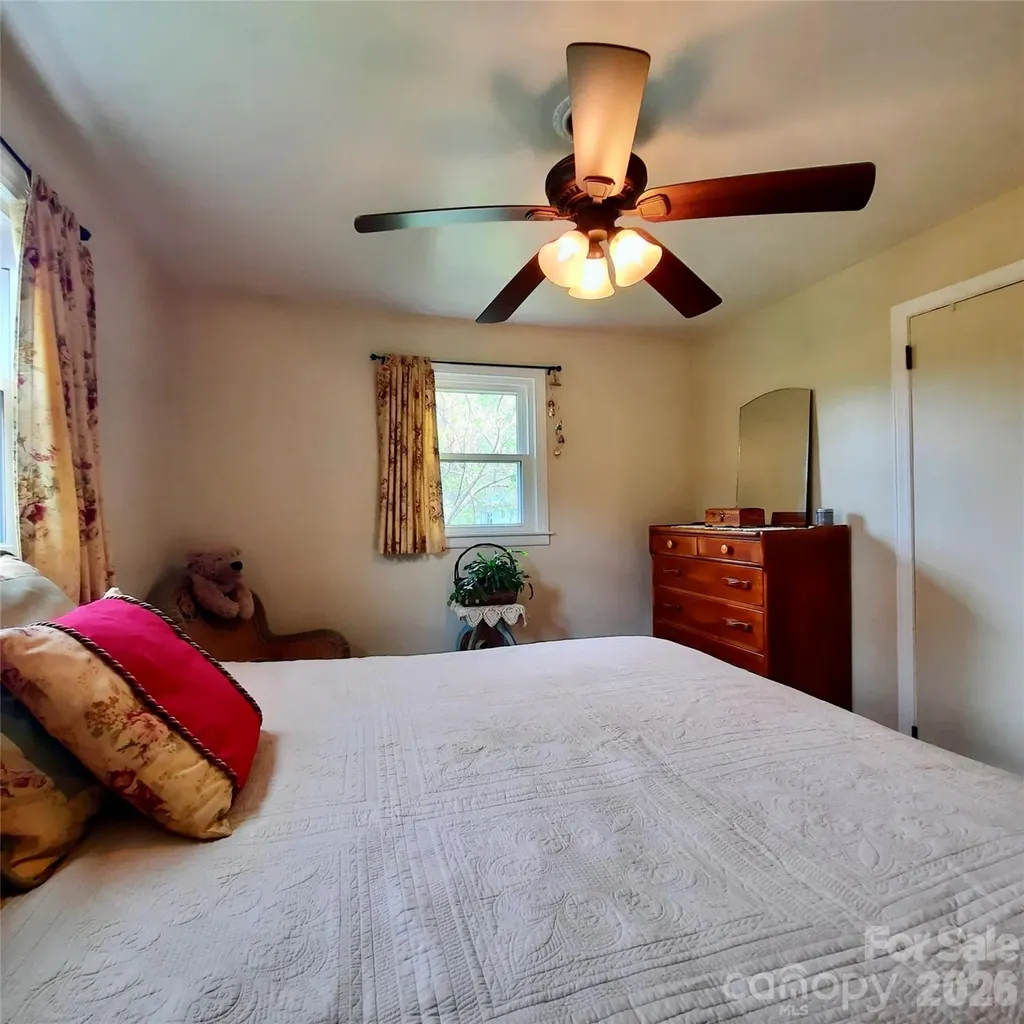 26 Calico Rock Lane Hendersonville NC 28792