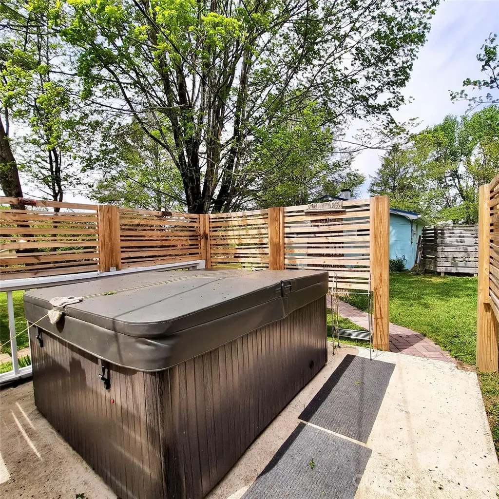 26 Calico Rock Lane Hendersonville NC 28792