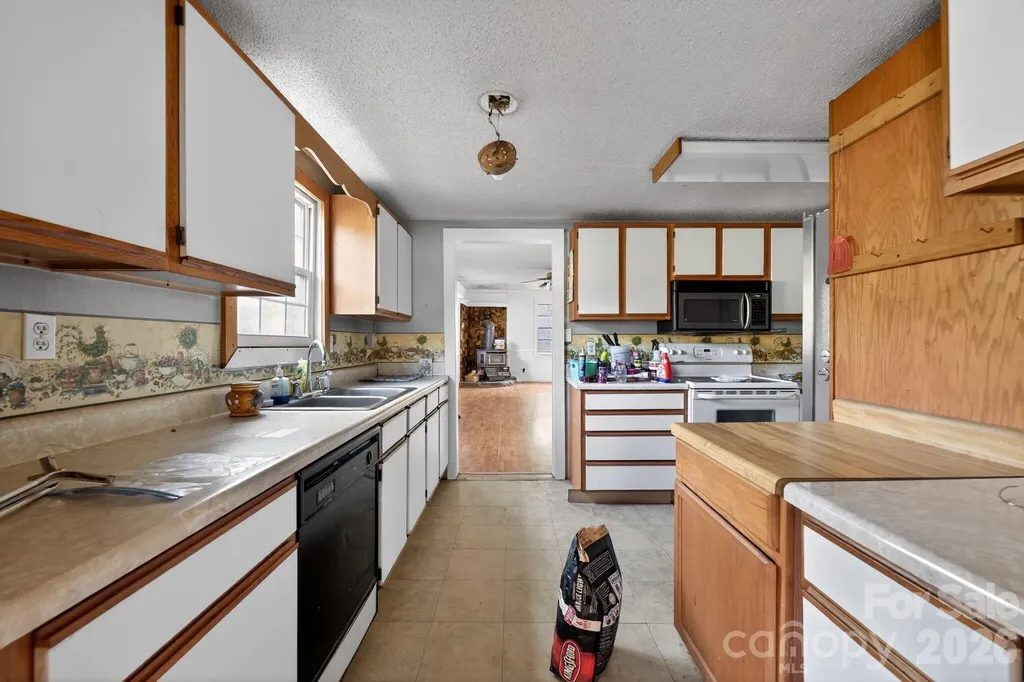44 Dragonfly Lane Whittier NC 28789