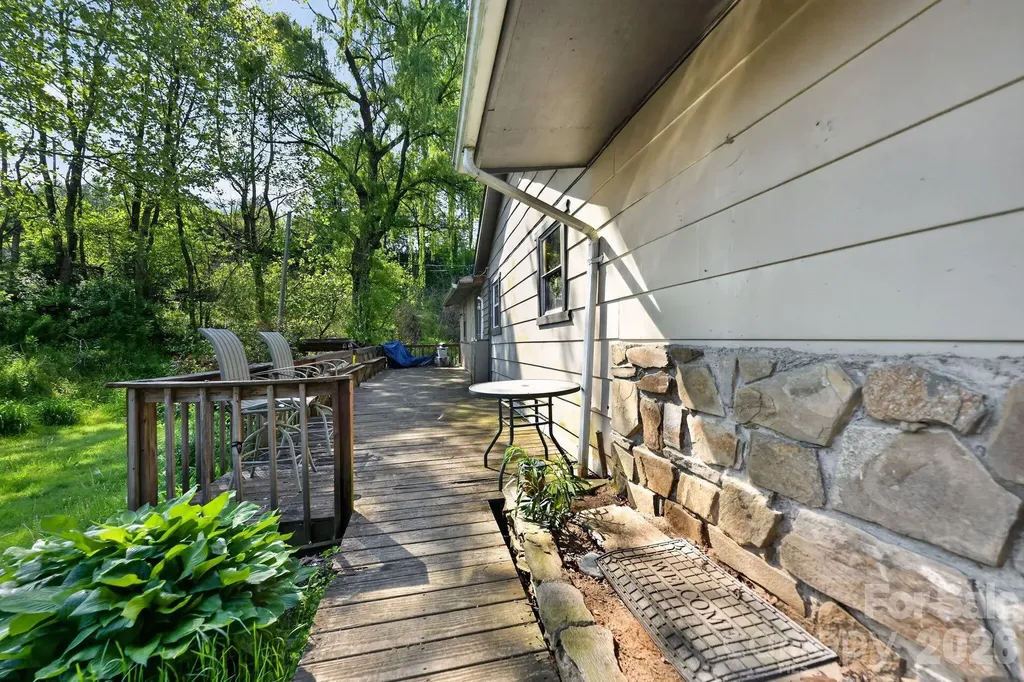 44 Dragonfly Lane Whittier NC 28789