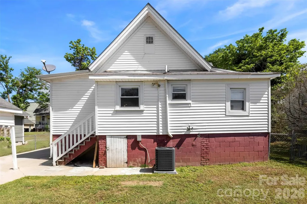 1113 W 4th Avenue Gastonia NC 28052