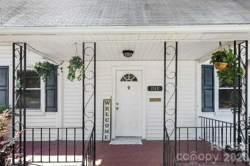 1113 W 4th Avenue Gastonia NC 28052