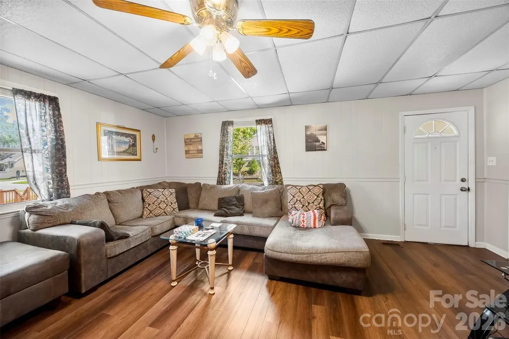 1113 W 4th Avenue Gastonia NC 28052