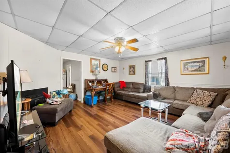 1113 W 4th Avenue Gastonia NC 28052