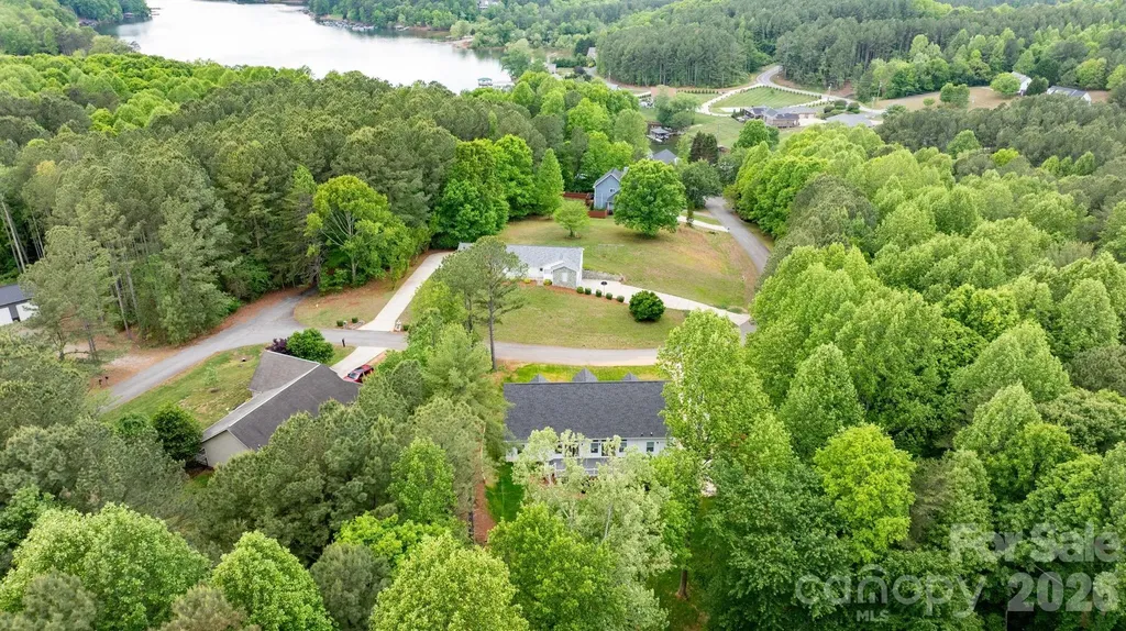7006 Waterfront Place Granite Falls NC 28630