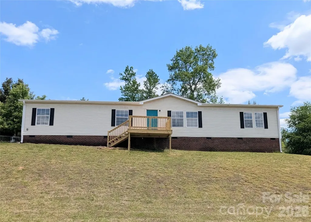 2032 Rocky Creek Lane Dallas NC 28034