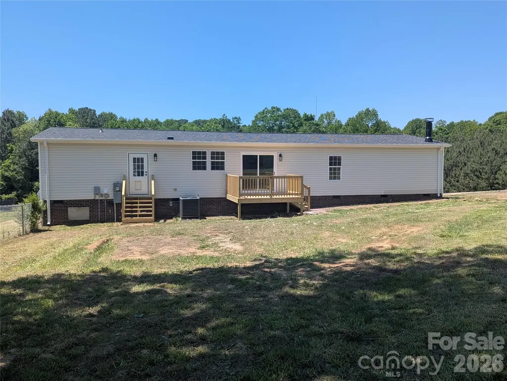 2032 Rocky Creek Lane Dallas NC 28034