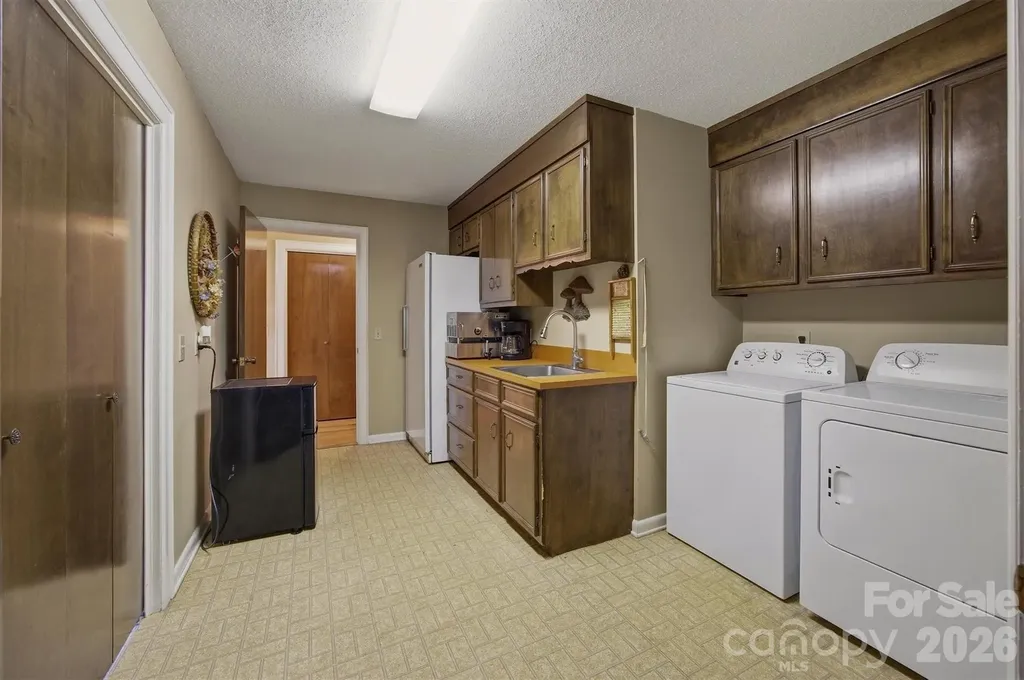 2718 Arden Drive Lenoir NC 28645