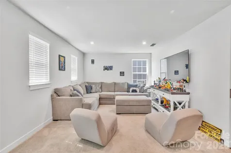 6087 Ives Avenue Spartanburg SC 29307