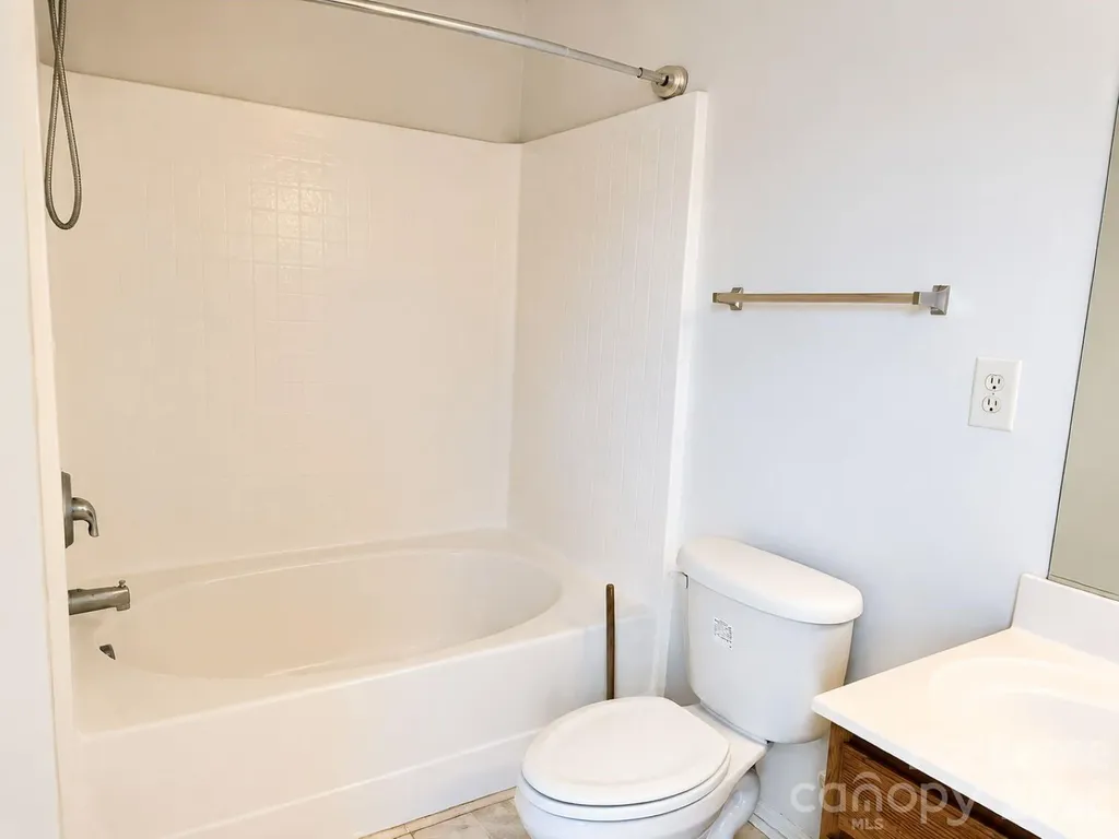 913 Tiger Lane Charlotte NC 28262