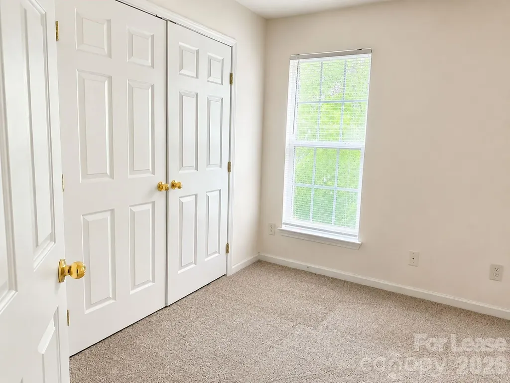 913 Tiger Lane Charlotte NC 28262