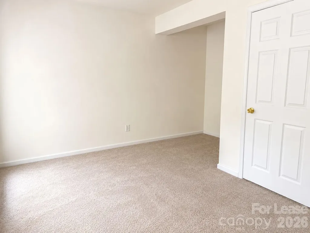 913 Tiger Lane Charlotte NC 28262