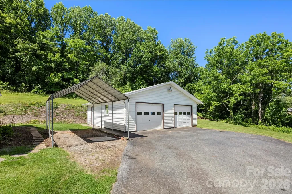 83 Honeysuckle Lane Burnsville NC 28714