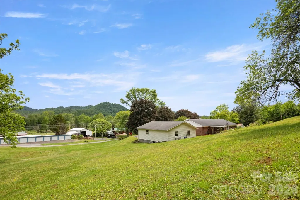 83 Honeysuckle Lane Burnsville NC 28714