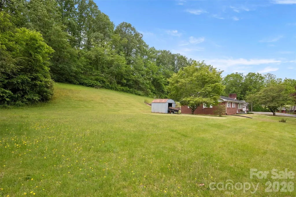 83 Honeysuckle Lane Burnsville NC 28714