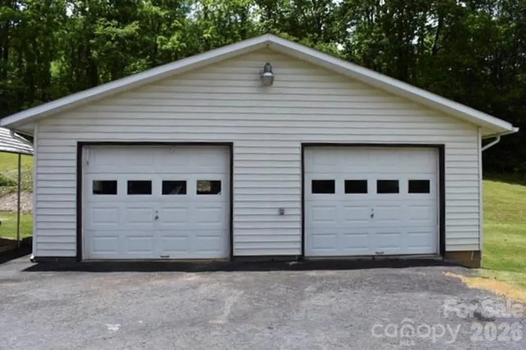 83 Honeysuckle Lane Burnsville NC 28714