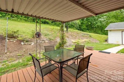 83 Honeysuckle Lane Burnsville NC 28714
