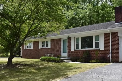 83 Honeysuckle Lane Burnsville NC 28714