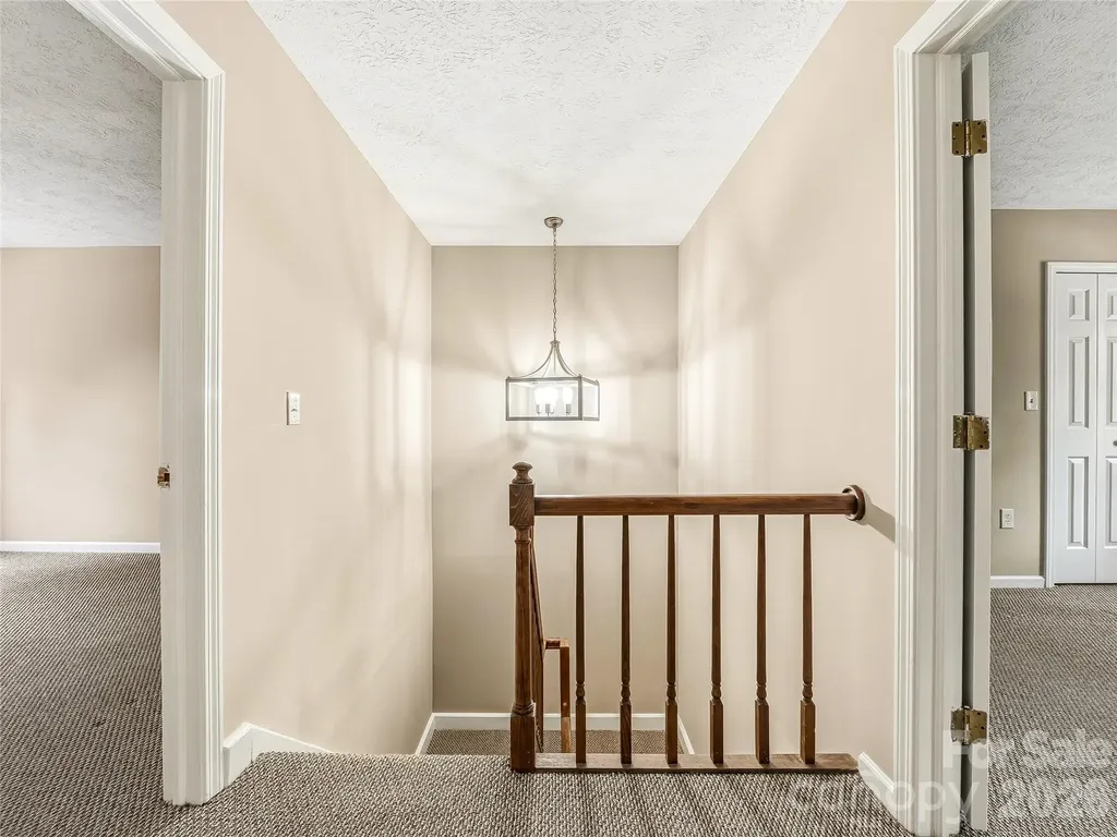 1409 Kensington Road Hendersonville NC 28791