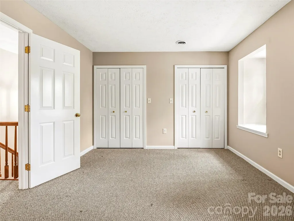 1409 Kensington Road Hendersonville NC 28791