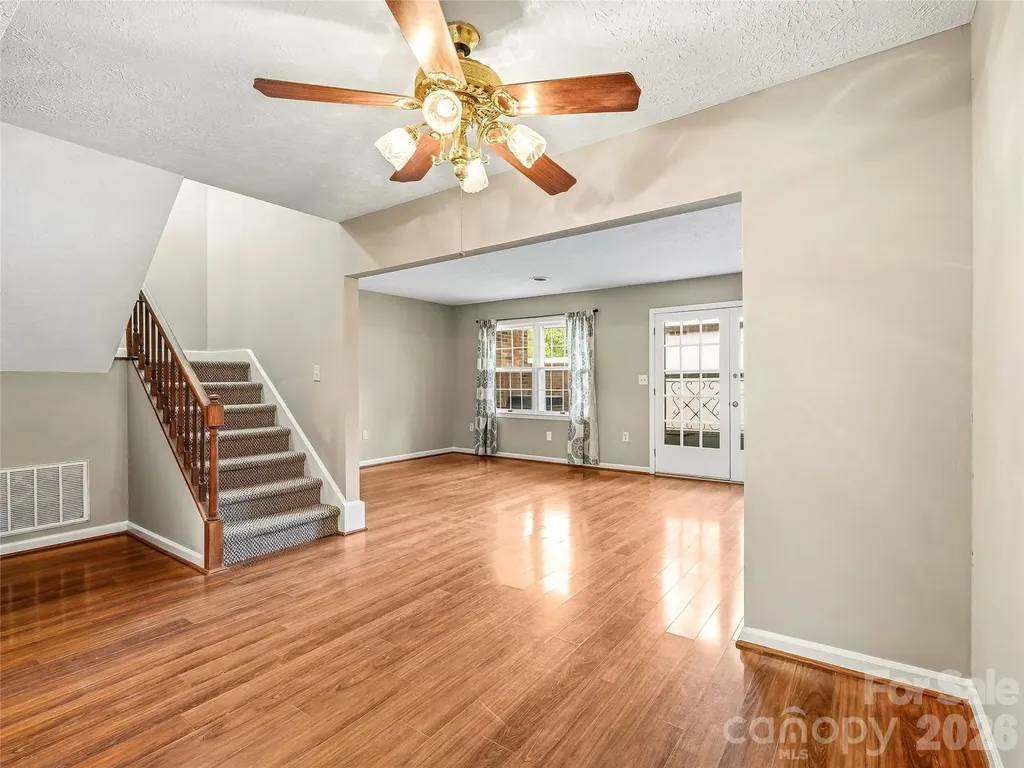 1409 Kensington Road Hendersonville NC 28791