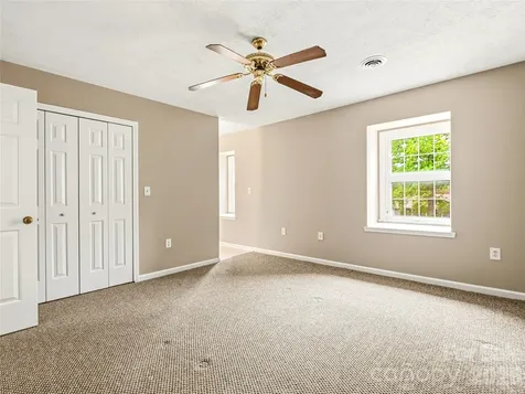 1409 Kensington Road Hendersonville NC 28791