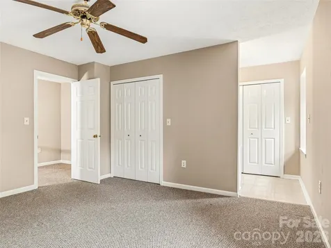 1409 Kensington Road Hendersonville NC 28791