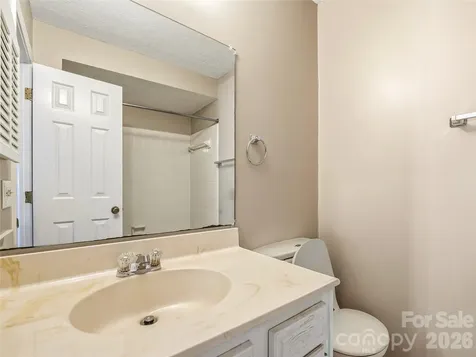 1409 Kensington Road Hendersonville NC 28791