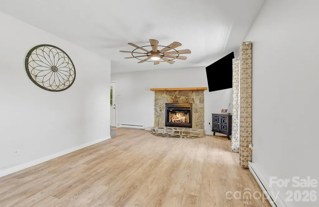 2131 Coleman Mountain Road Waynesville NC 28785