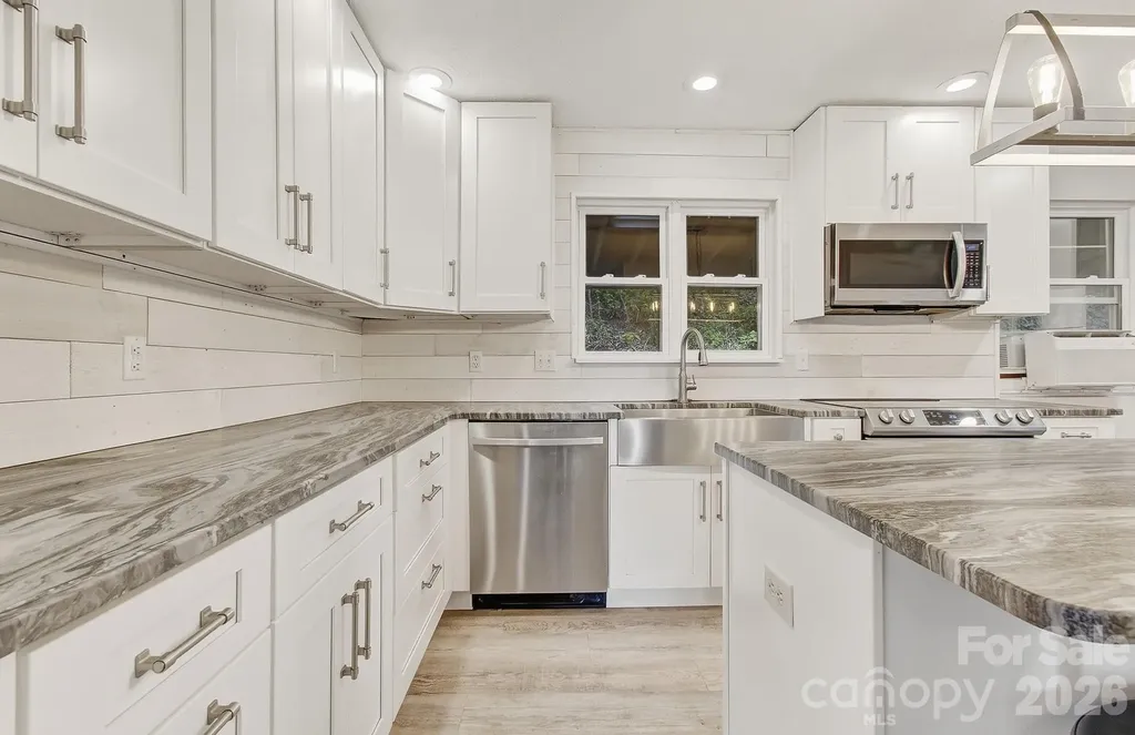 2131 Coleman Mountain Road Waynesville NC 28785
