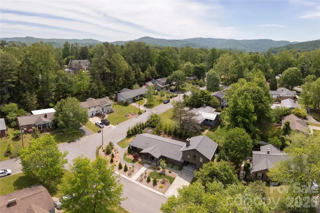 17 Grove Street Brevard NC 28712