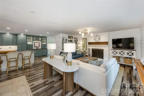 17 Grove Street Brevard NC 28712