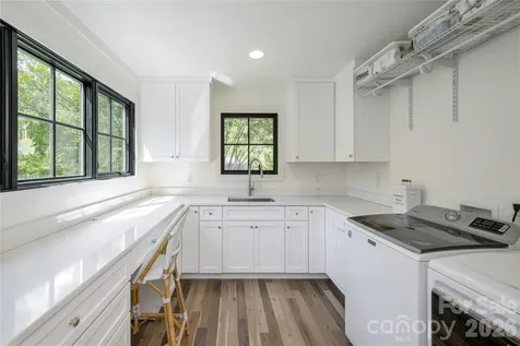 17 Grove Street Brevard NC 28712