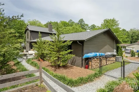 17 Grove Street Brevard NC 28712