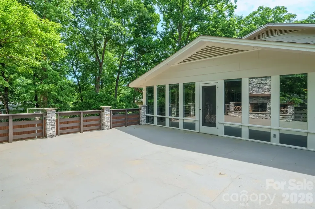 240 36th Avenue Circle NW Hickory NC 28601