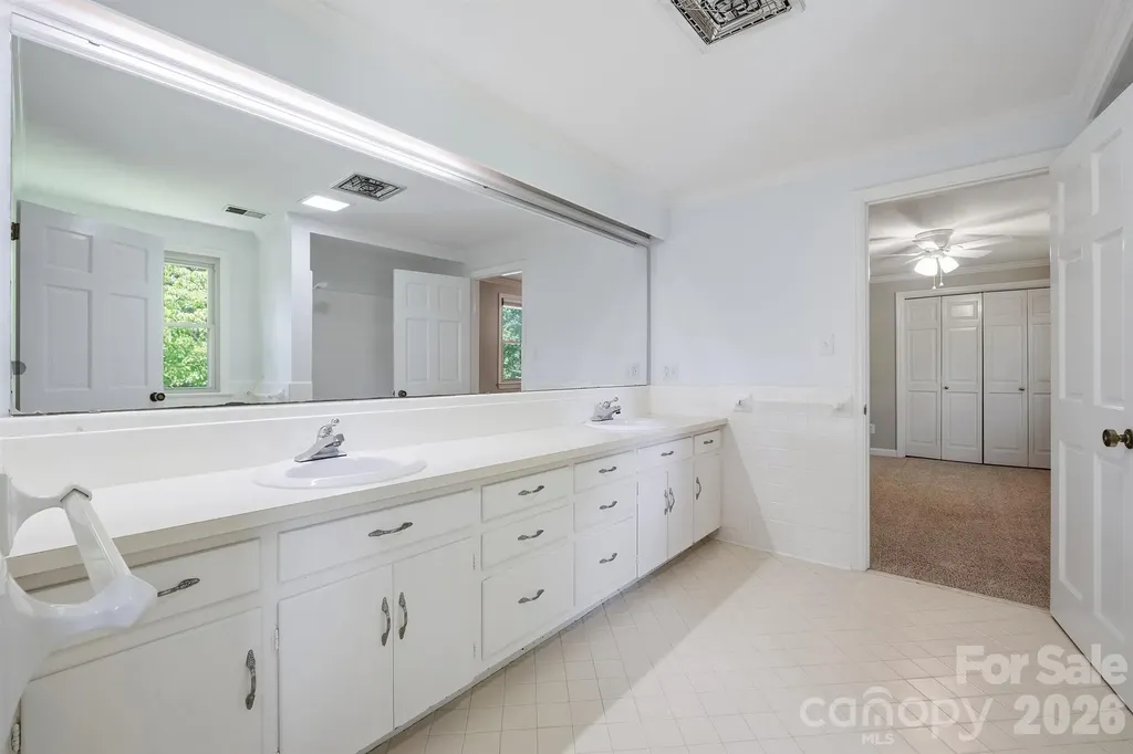 240 36th Avenue Circle NW Hickory NC 28601