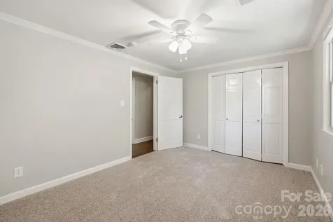 240 36th Avenue Circle NW Hickory NC 28601