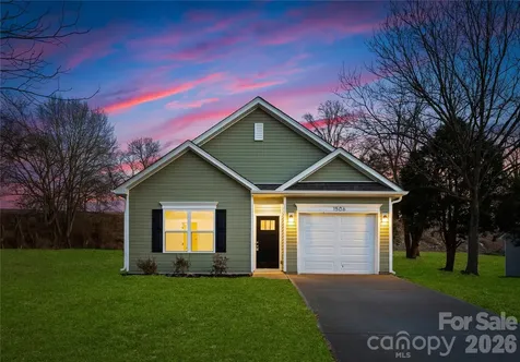 315 N Hoskins Road Charlotte NC 28216