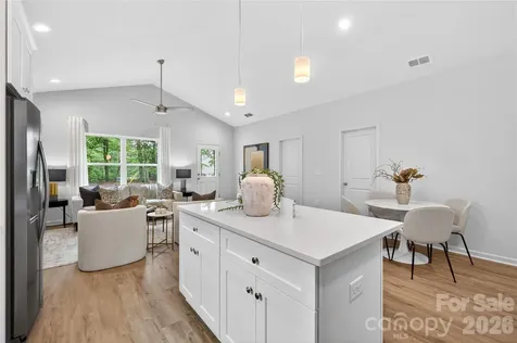 315 N Hoskins Road Charlotte NC 28216