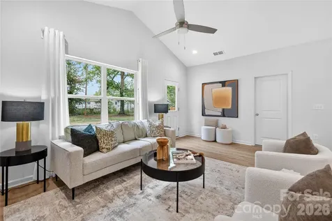315 N Hoskins Road Charlotte NC 28216