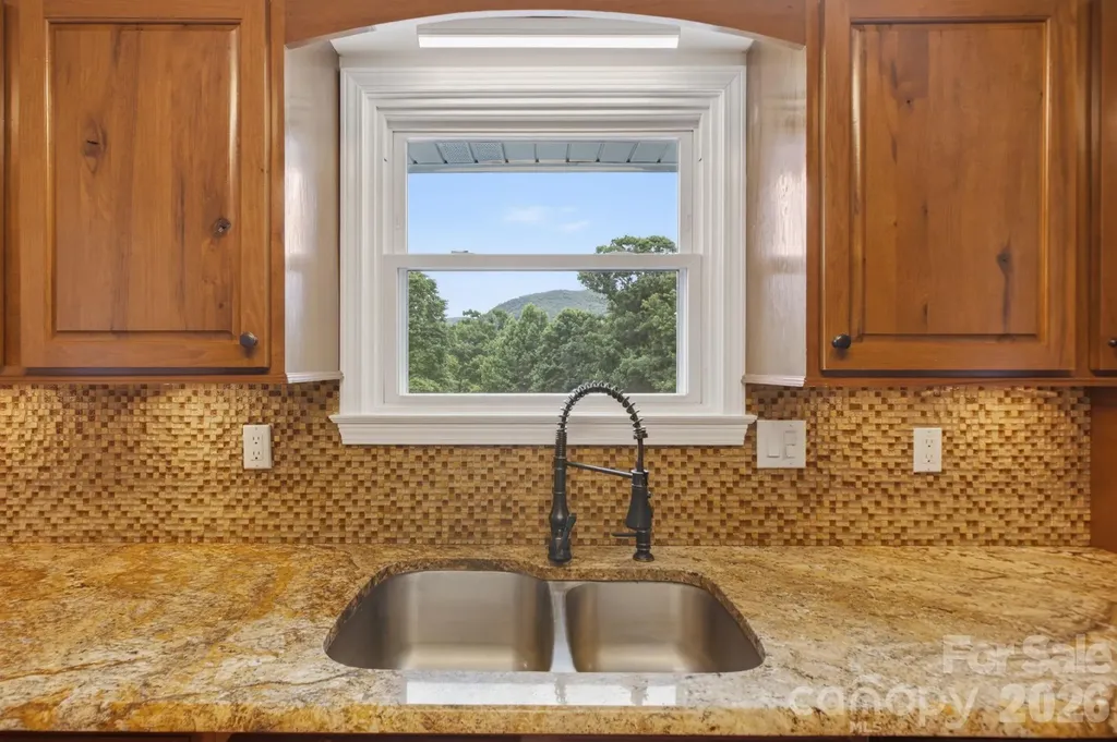 97 Whippoorwill Lane Fairview NC 28730