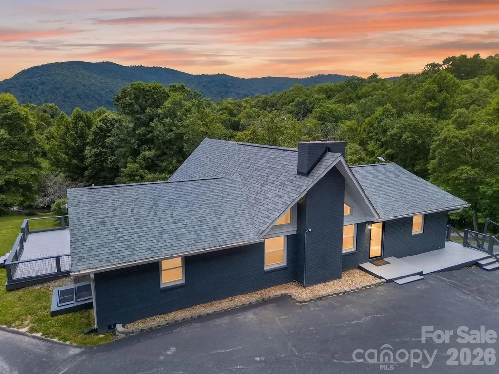 97 Whippoorwill Lane Fairview NC 28730