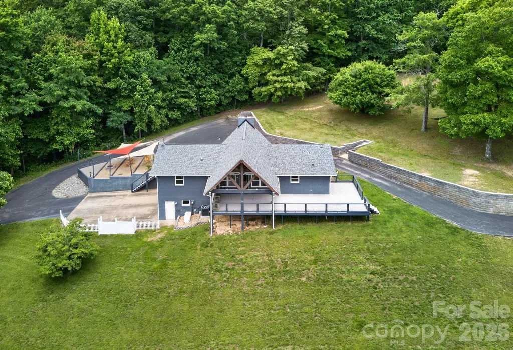 97 Whippoorwill Lane Fairview NC 28730