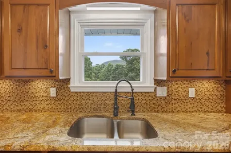 97 Whippoorwill Lane Fairview NC 28730