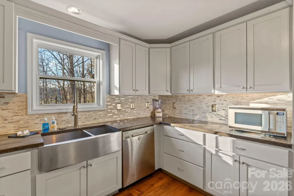 36 Wineberry Lane Asheville NC 28803