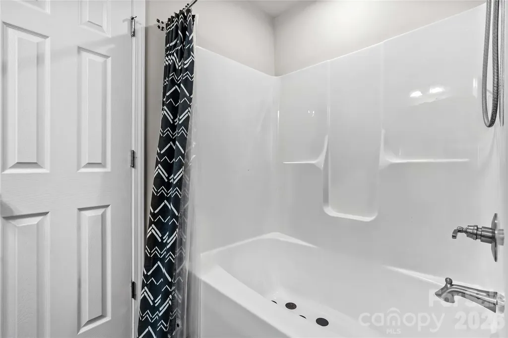 104 Sandtrap Drive Statesville NC 28677
