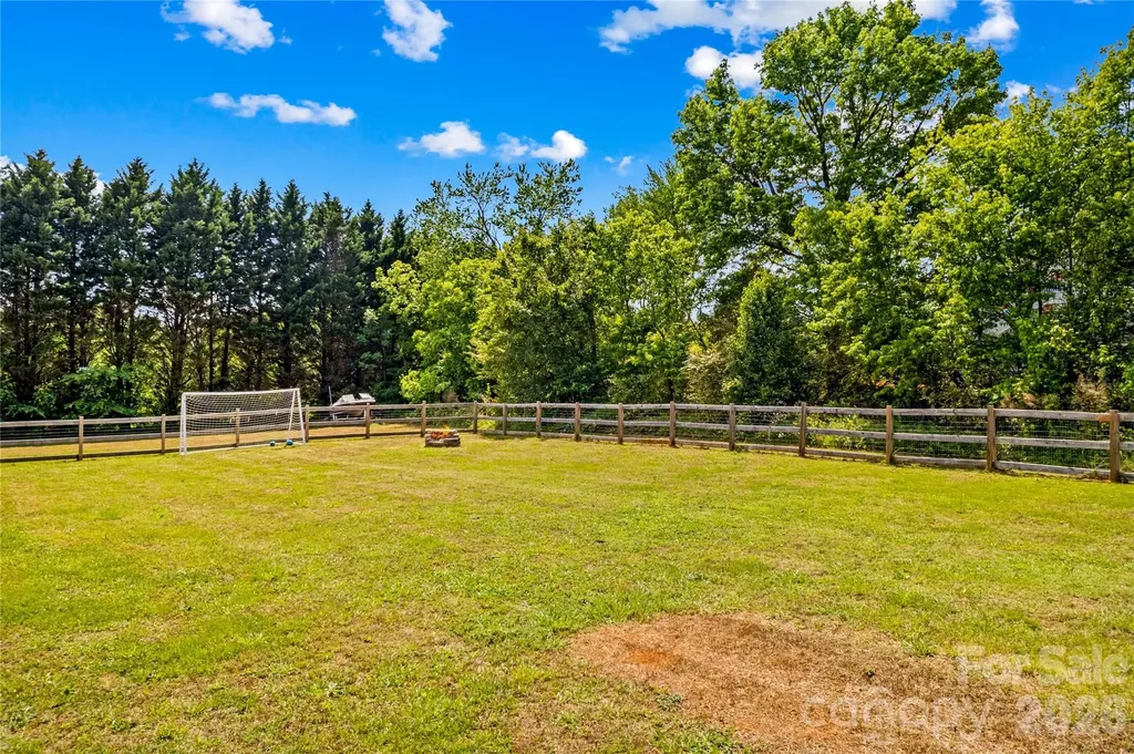 104 Sandtrap Drive Statesville NC 28677