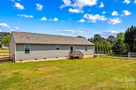 104 Sandtrap Drive Statesville NC 28677