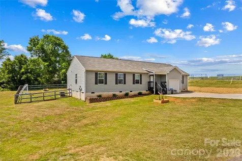 104 Sandtrap Drive Statesville NC 28677
